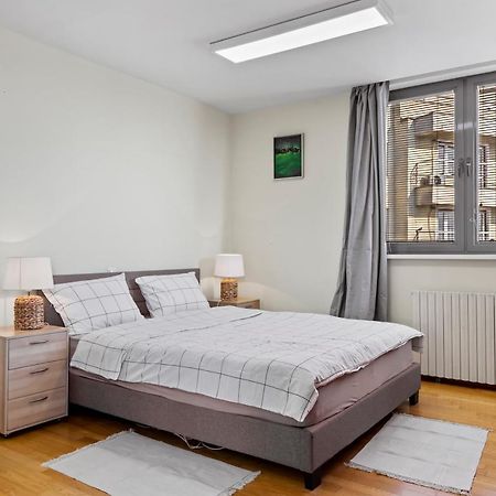 125 Sqm Family Friendly With Kids Room Bukarest Exteriör bild