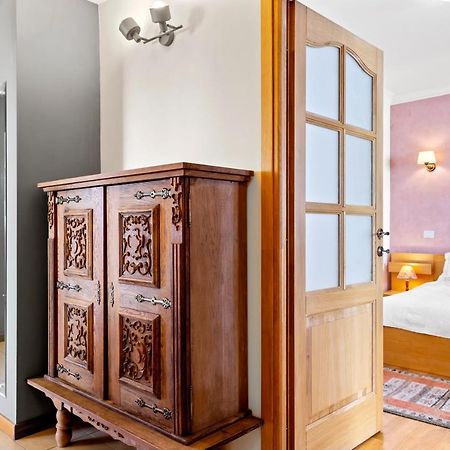 125 Sqm Family Friendly With Kids Room Bukarest Exteriör bild