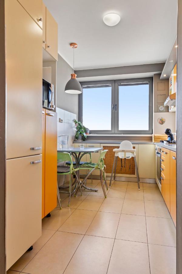 125 Sqm Family Friendly With Kids Room Bukarest Exteriör bild