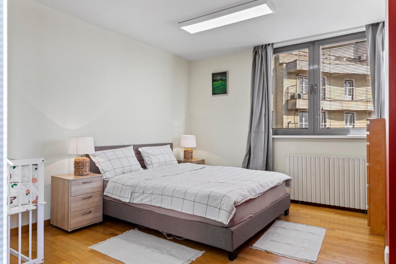 125 Sqm Family Friendly With Kids Room Bukarest Exteriör bild