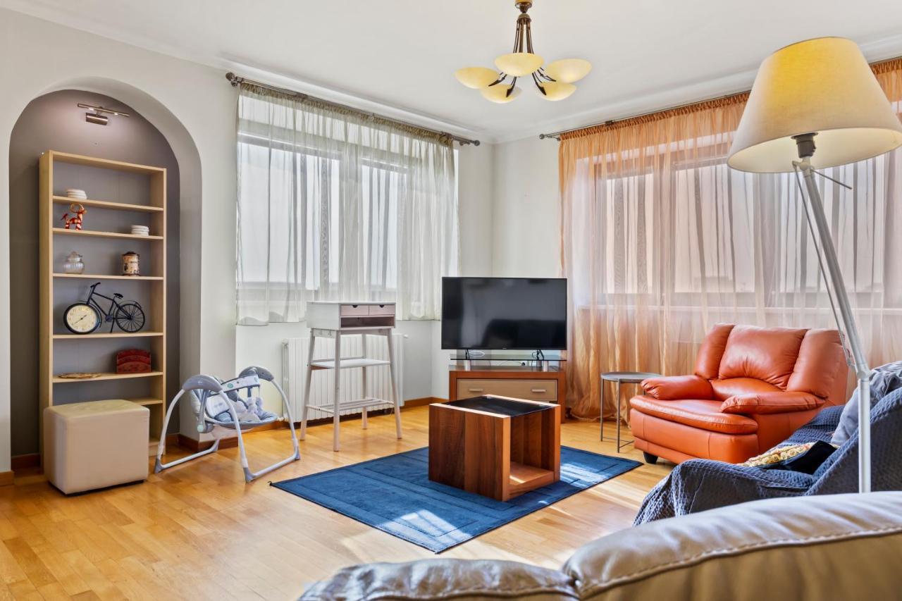 125 Sqm Family Friendly With Kids Room Bukarest Exteriör bild