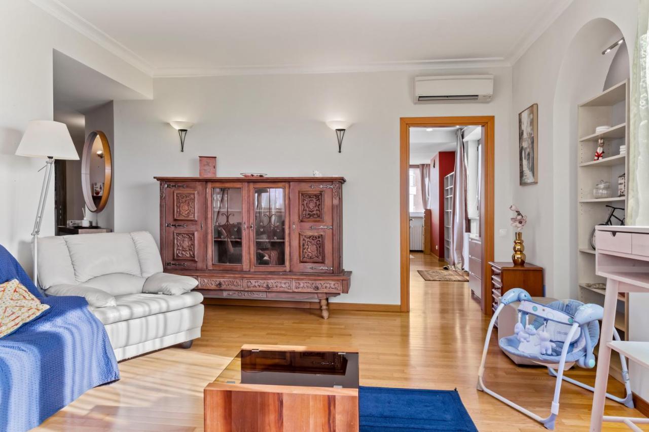 125 Sqm Family Friendly With Kids Room Bukarest Exteriör bild