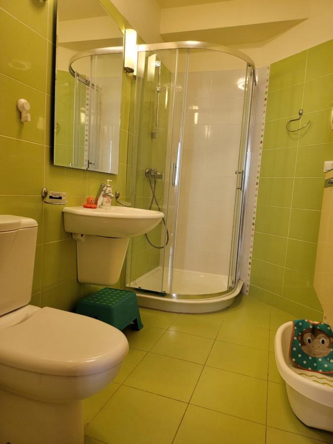 125 Sqm Family Friendly With Kids Room Bukarest Exteriör bild